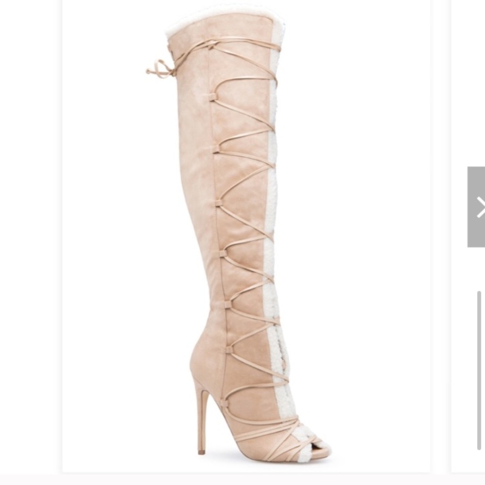 Not for sale, in search of sz 6 shoe dazzle boots